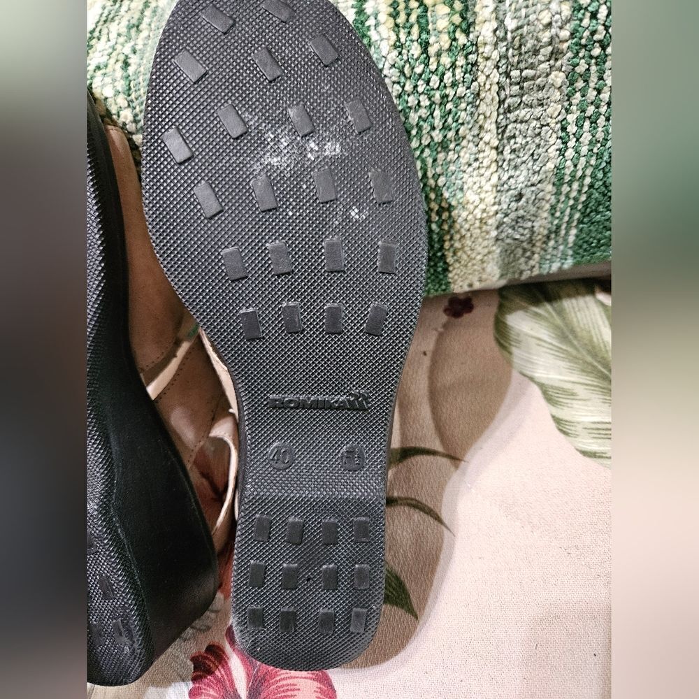 #286 ROMIKA- Tan Suede Strapped Sandals- sz. 40 (9) M - Picture 3 of 8